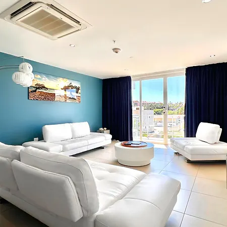 Family Apartment On Palm Beach. No Car Needed